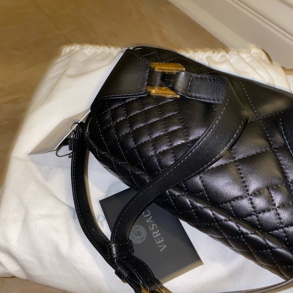 NEW💕Versace quilted leather Medusa - Picture 6 of 8
